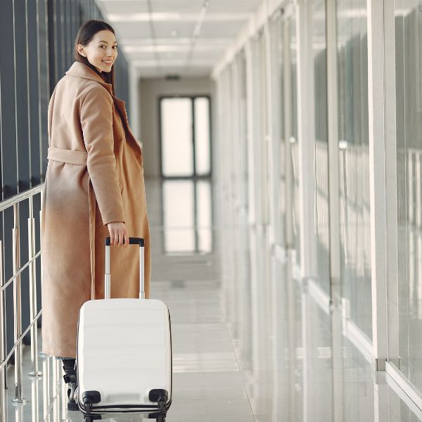 Small Portable Humidifier for Travel - How to Choose 5 airport-travel